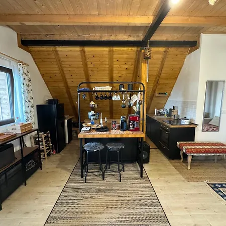 Semesterbostad Vikendica Sa Bazenom U Blizini Beograda