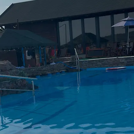 Vikendica Sa Bazenom U Blizini Beograda Veliki Borak